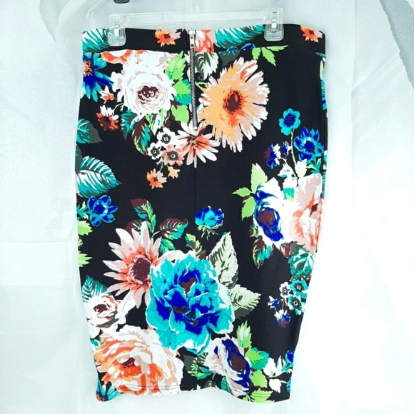 H&M Stretchy Floral Skirt L excellent condition! - Picture 4 of 6